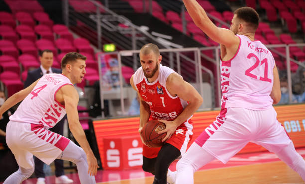 绿茵场的责 绿茵场的责