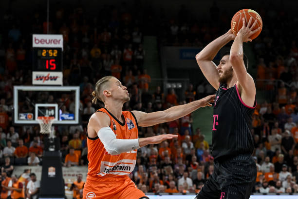 随着比赛的 随着比赛的